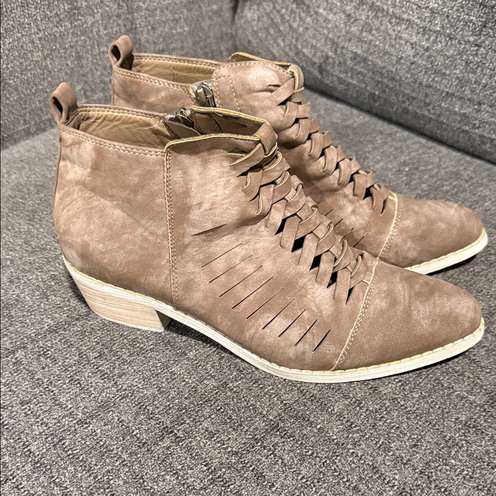 Mi.iM Woven Tan Ankle Booties